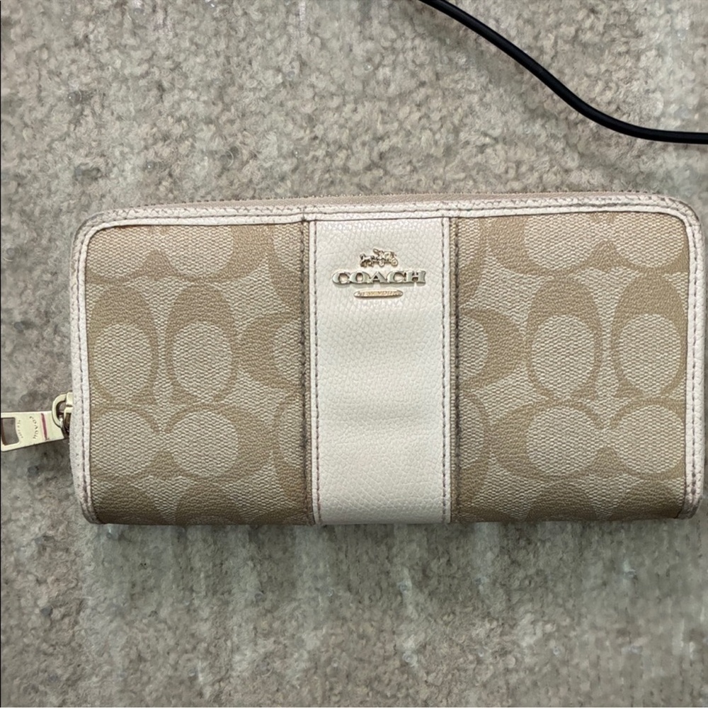 COACH Tan and Cream Signature Long Wallet
